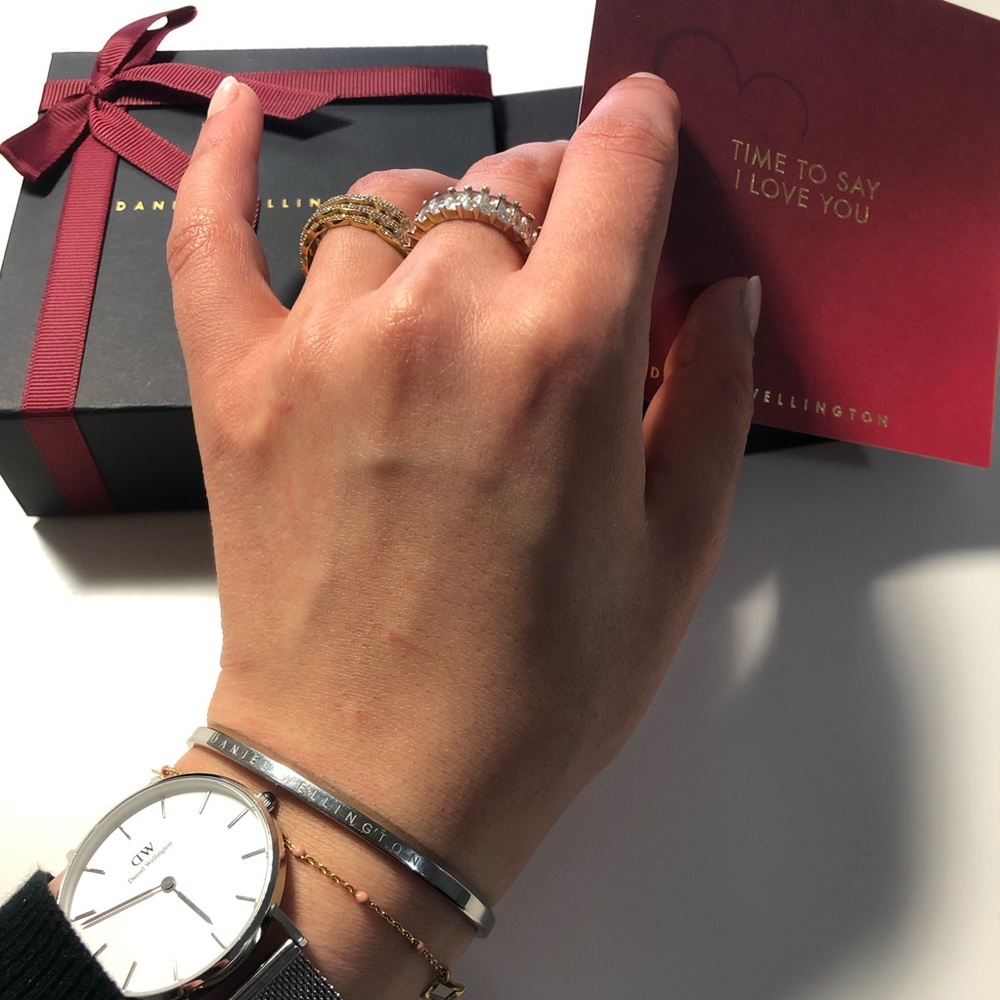 Daniel Wellington silver bangle